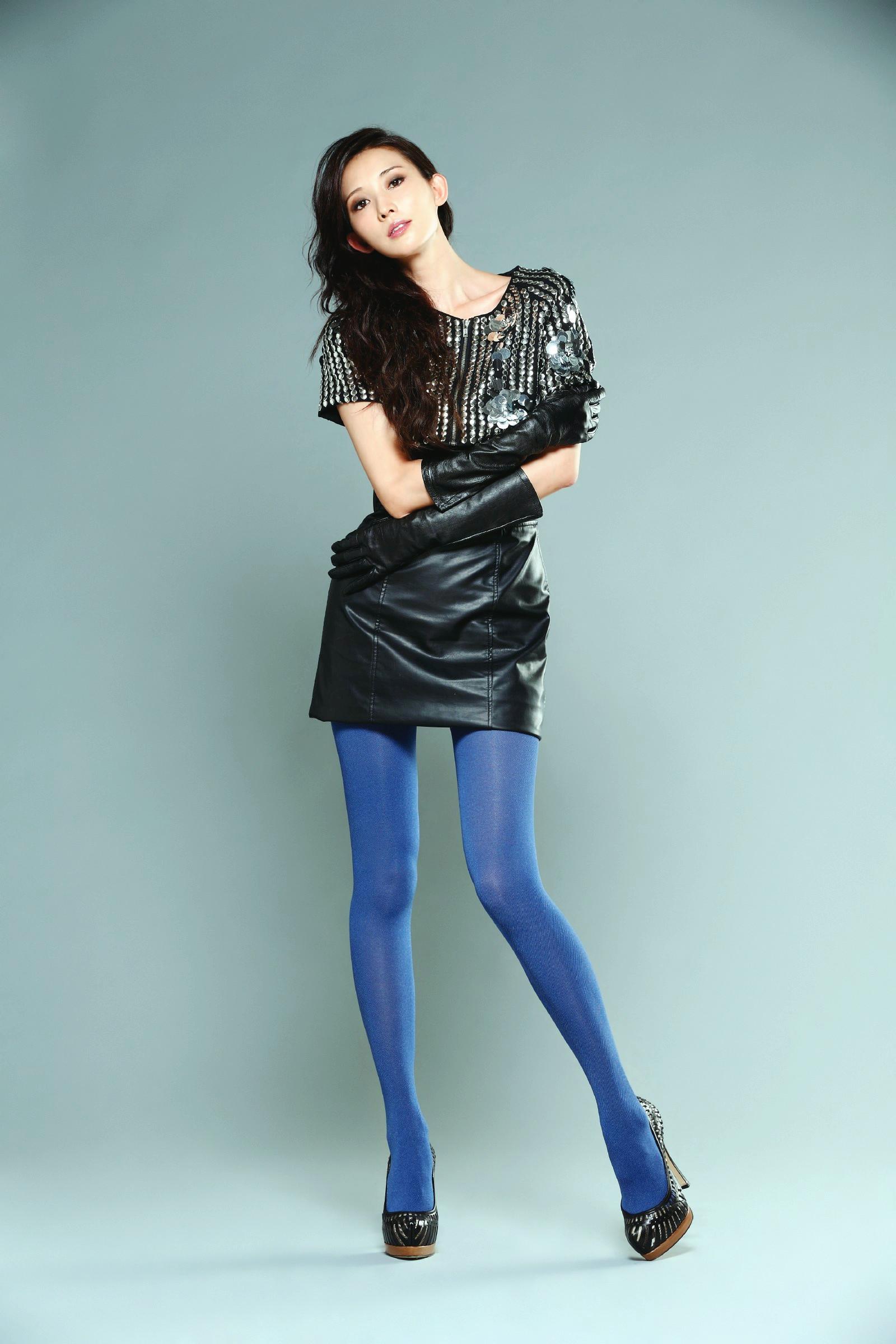 明星写真：林志玲西装渔网袜秀“下装消失”，美腿修长性感妩媚 - 哔哩哔哩